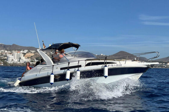 Rio 850 Cruiser Boat Charter