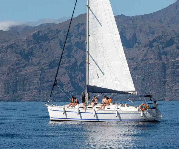 Beneteau Cyclades 43.4 Sailboat Charter